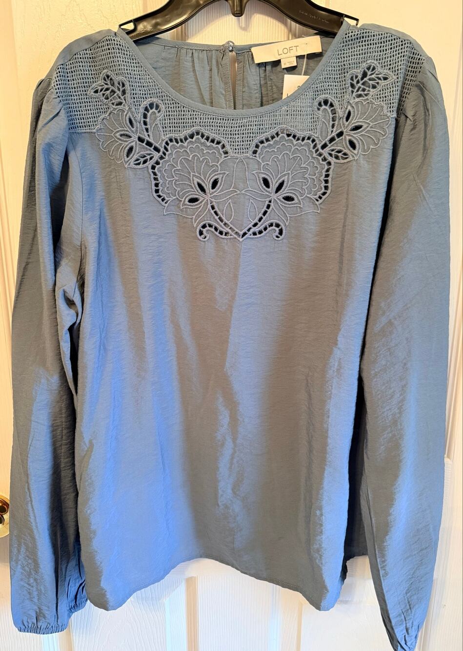 New LOFT Floral Embroidered Cutout Yoke Blouse  lightweight woven top  Sz M